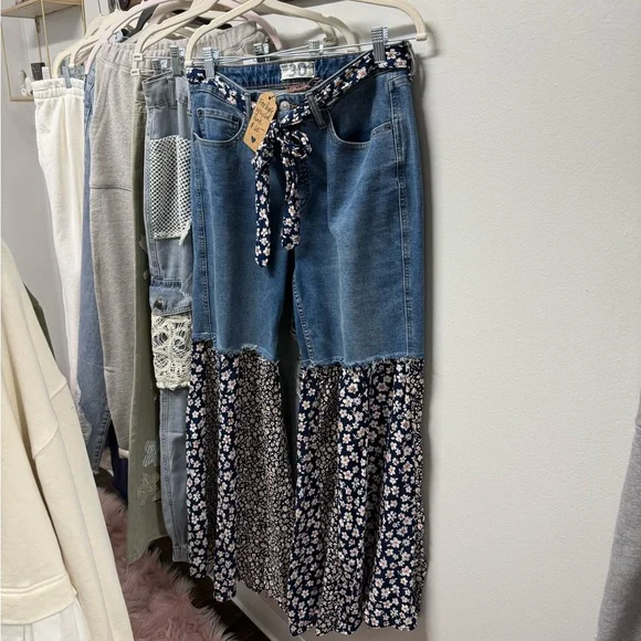 Free people up-cycled jeans size 30 curvy style - Picture 2 of 3